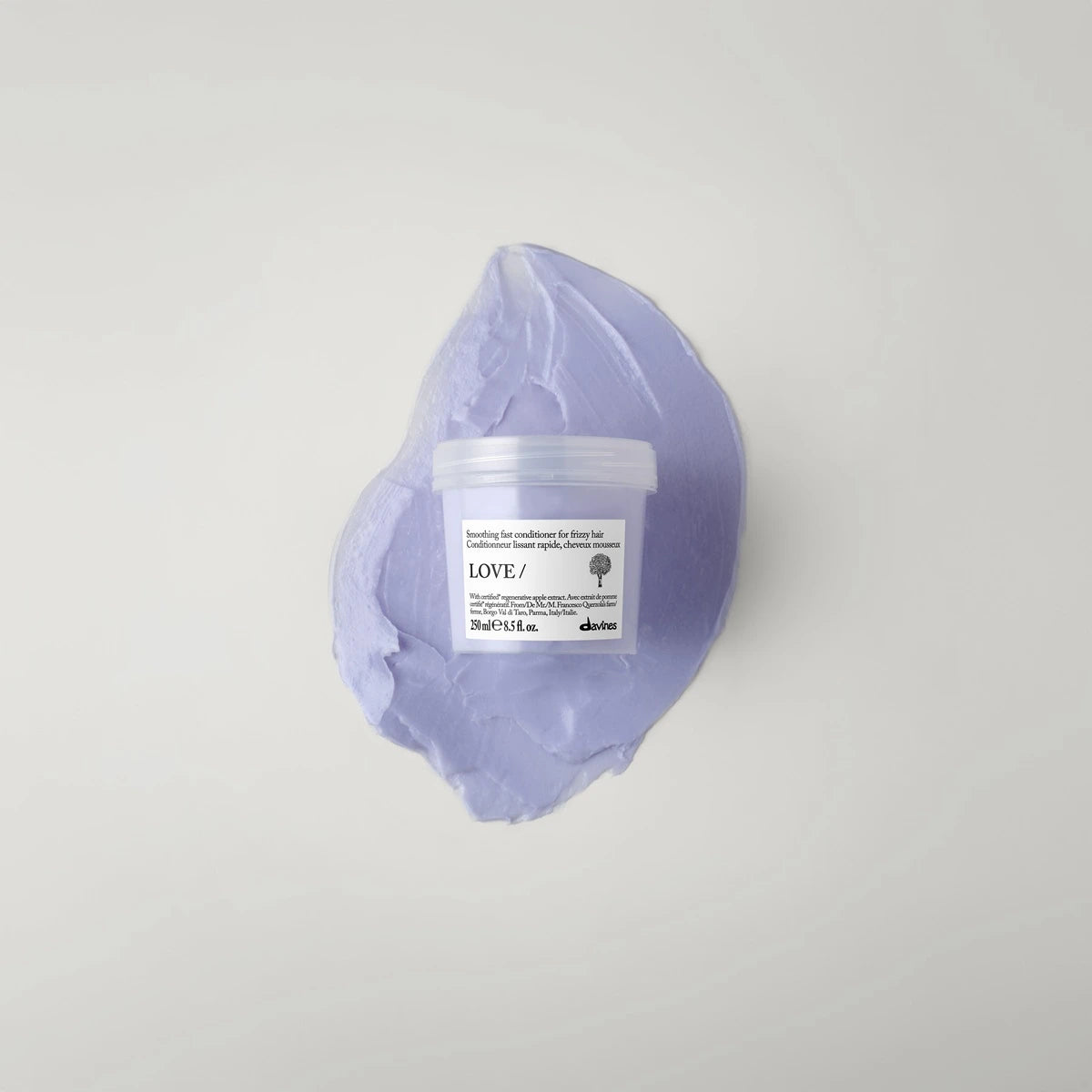Davines Essential Haircare Love Smoothing Conditioner in Flüssigkeit