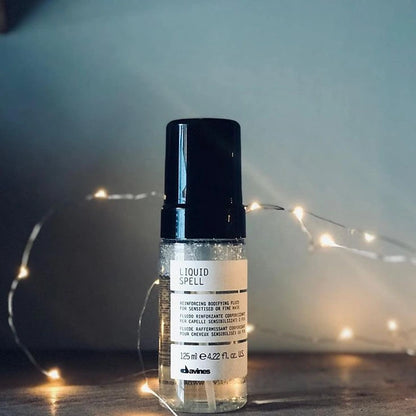 Davines Liquid Spell mit Lichterkette