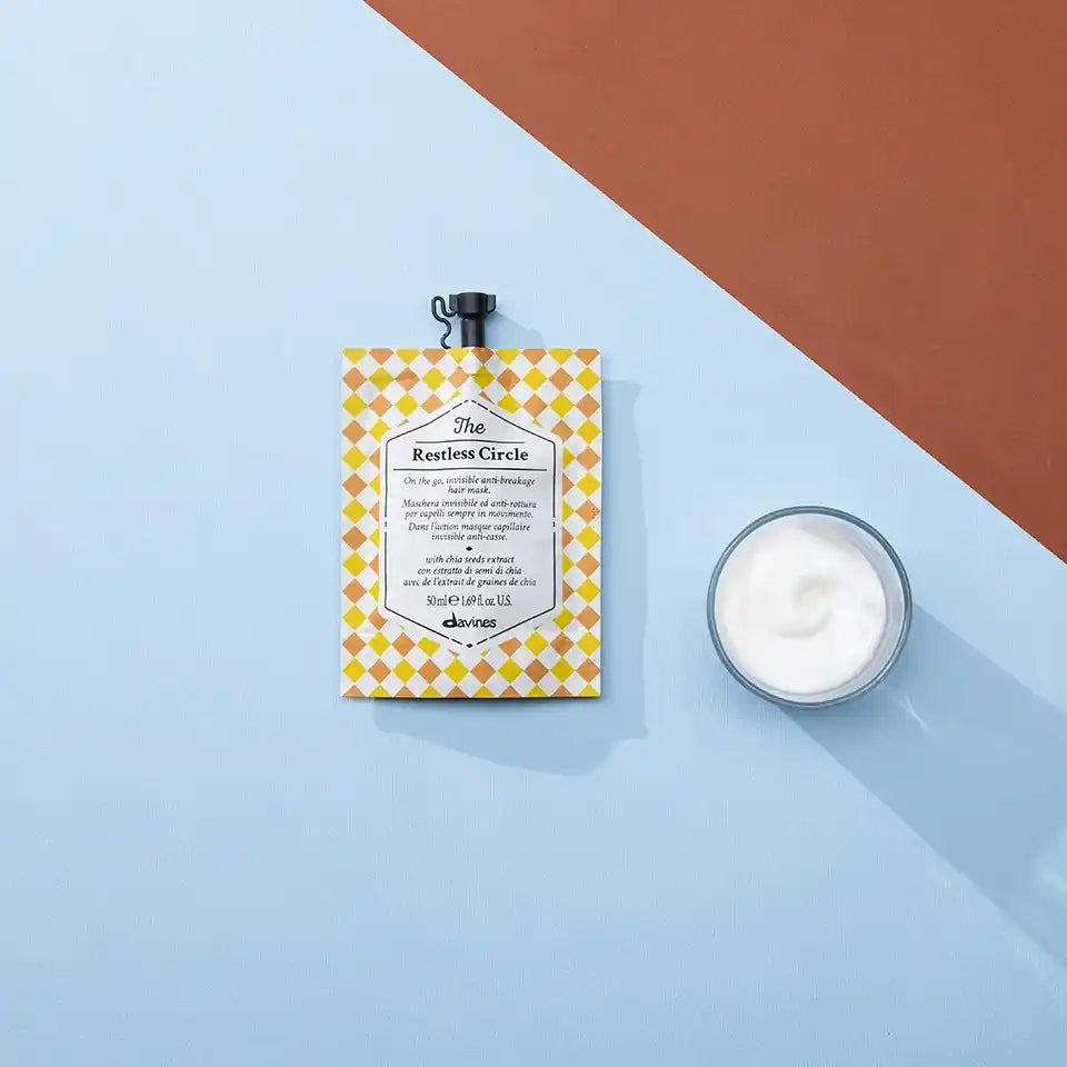 Davines The Circle Chronicles The Restless Circle mit Hintergrund